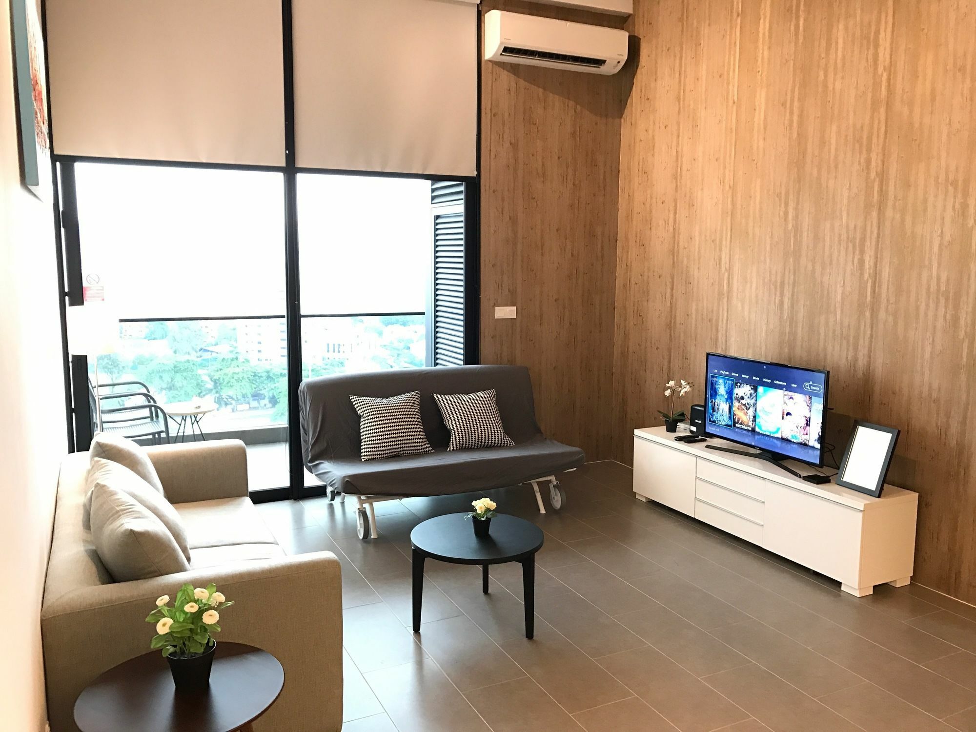 מלון Alila Bangsar קואלה לומפור מראה חיצוני תמונה A living room in a serviced apartment in Kuala Lumpur, Malaysia.